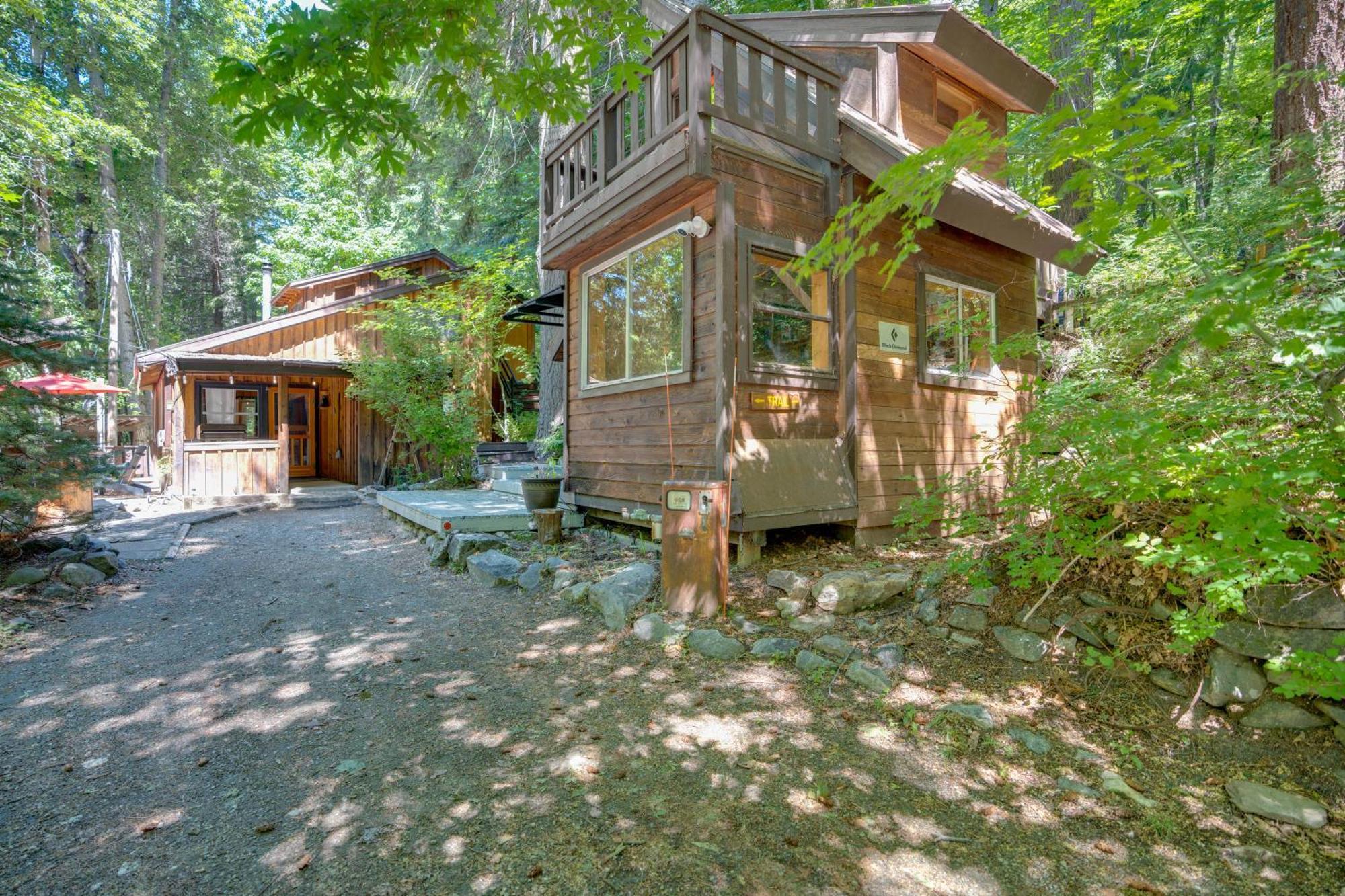Leavenworth Cabin With Private Hot Tub! Экстерьер фото